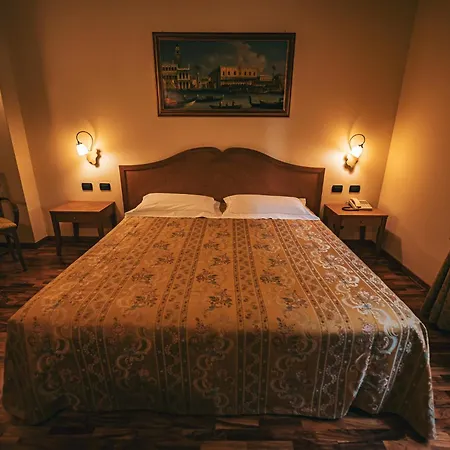 Camoretti מלון 3*